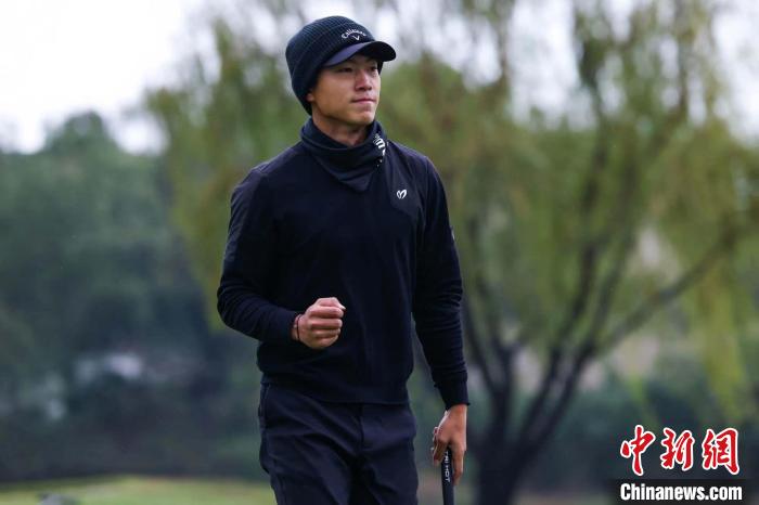 32岁肖博文夺冠 陈逸龙3杆之差获亚军 方泽乾成最