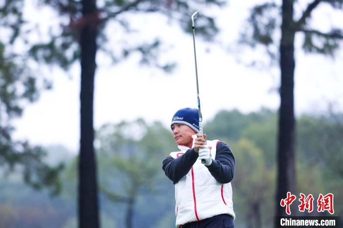 32岁肖博文夺冠 陈逸龙3杆之差获亚军 方泽乾成最