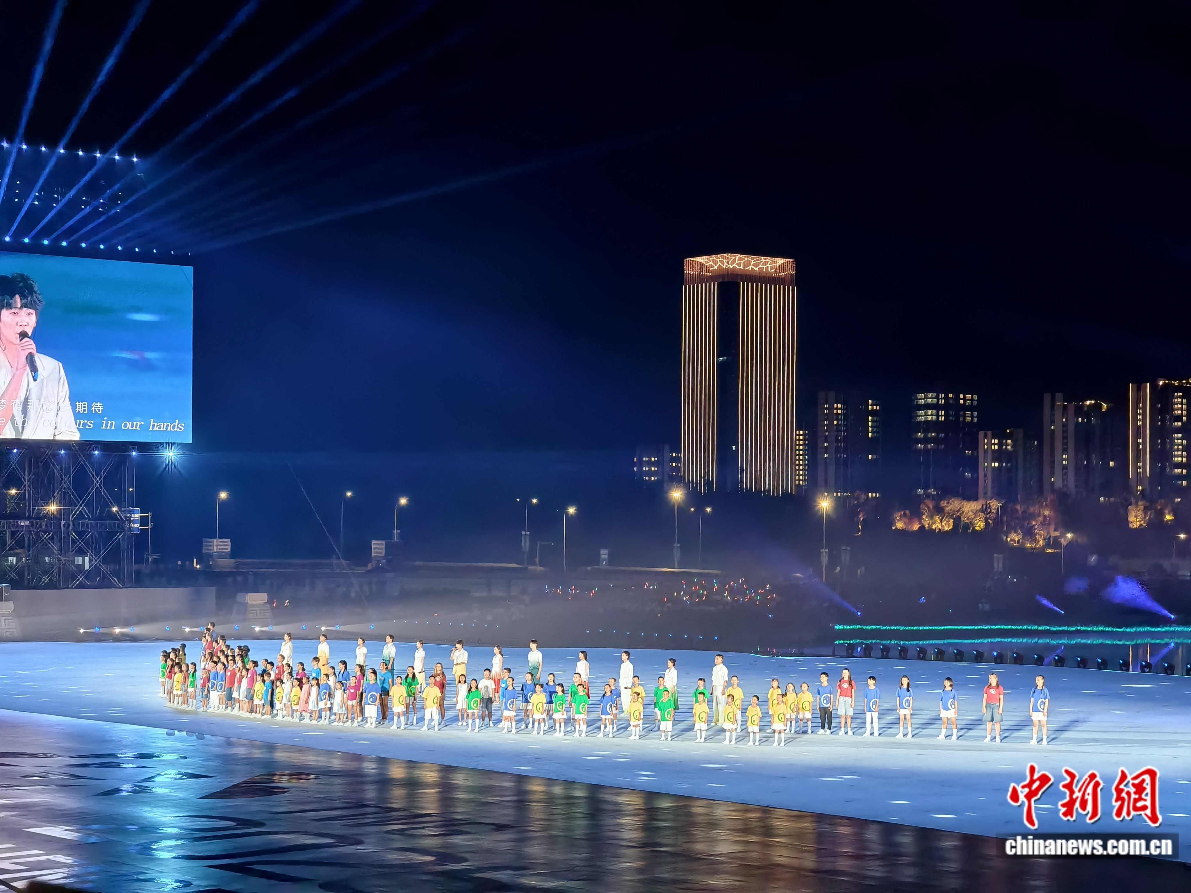 成都世运会开幕式国际合唱团联袂献唱《万千》