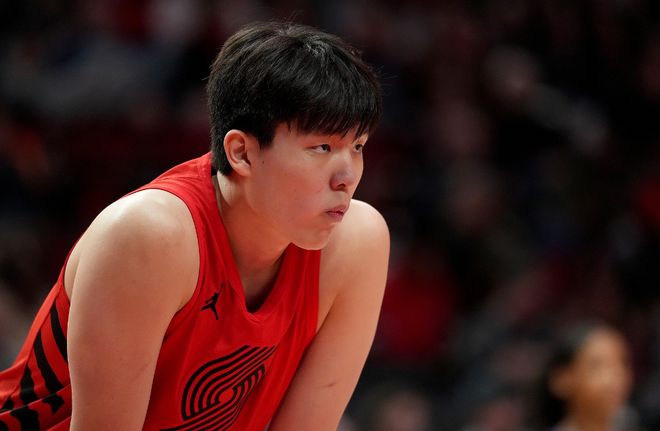 杨瀚森三分命中率低迷失误频发，提升投篮节奏