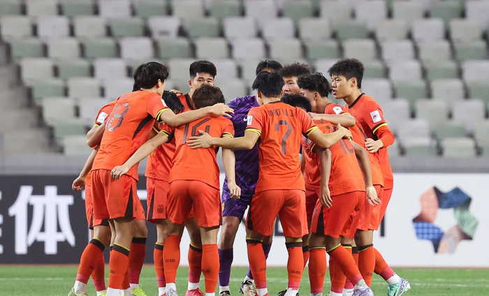 荷乙联赛20岁中国球员王博豪首发出场零封对手