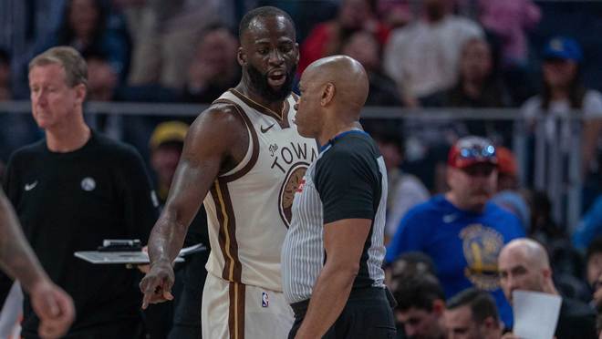 格林怒斥附加赛机制与反摆烂措施：NBA的规则已