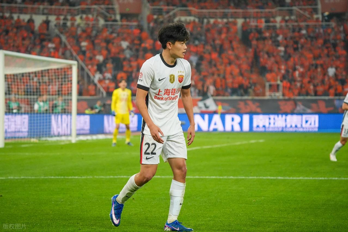 杨希首球+克雷桑任意球 上海海港残阵逼平山东泰